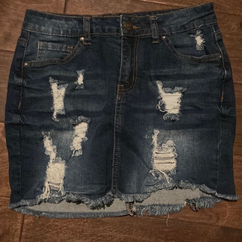 Small Forever 21 Distressed y2k Denim Skirt